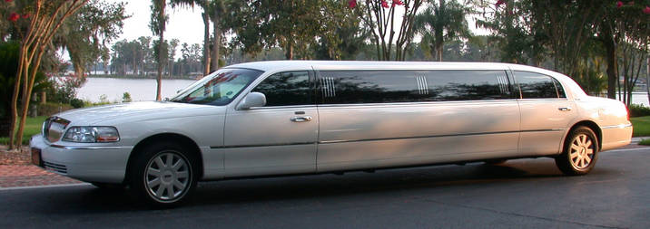 white-stretch-limousine