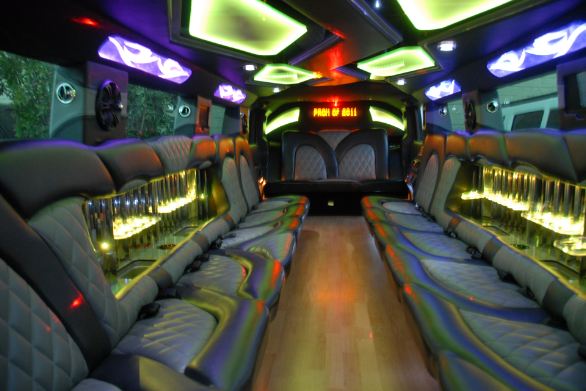 whte-hummer-limo-3