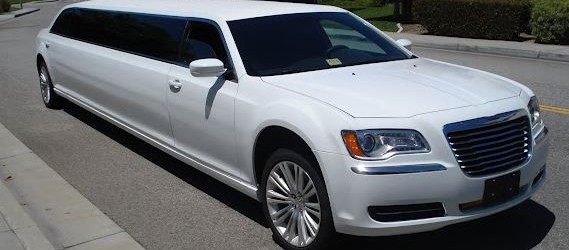 Chrysler 300 Limo (Up to 8 passengers)