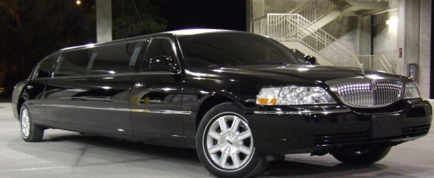 Lincoln Stretch Limo (up to 10 passengers)