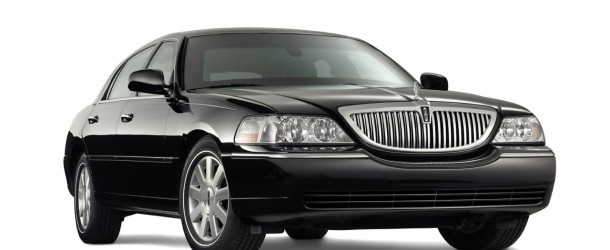 Lincoln Towncar (Black)