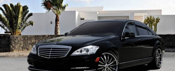 Black Mercedes S550 (Luxury Car Service)