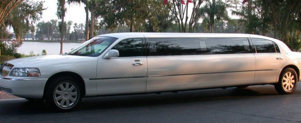White Lincoln Towncar Stretch Limousine